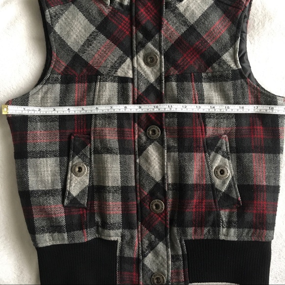 Urban Heritage medium limited edition vest - Picture 13 of 14